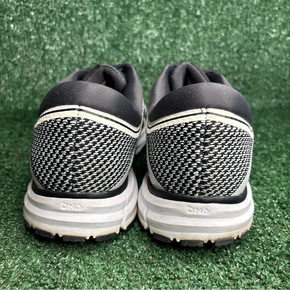 Brooks Revel‎ Mens Size 10.5 Black White Athletic Running Walking Shoes Sneakers